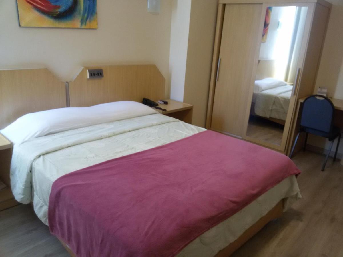 Airam Brasilia Hotel Bagian luar foto