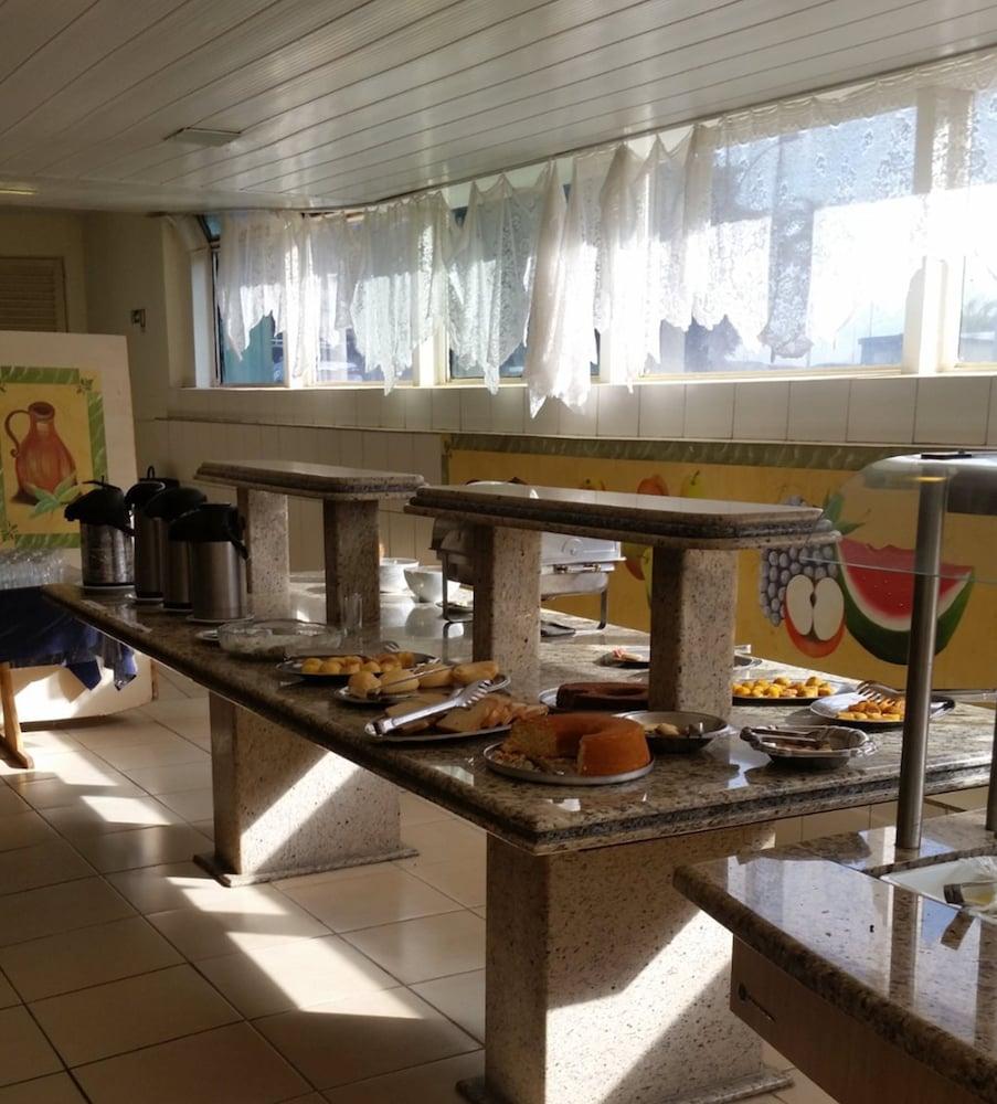 Airam Brasilia Hotel Bagian luar foto