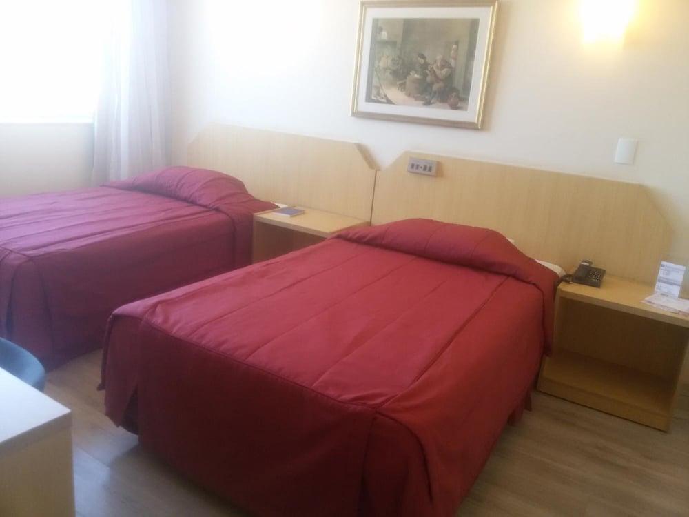 Airam Brasilia Hotel Bagian luar foto